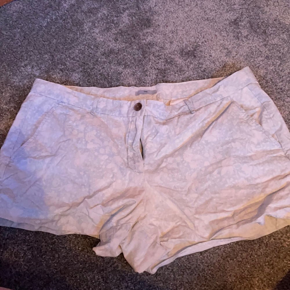 Gap Cloth Shorts blue and white floral pattern